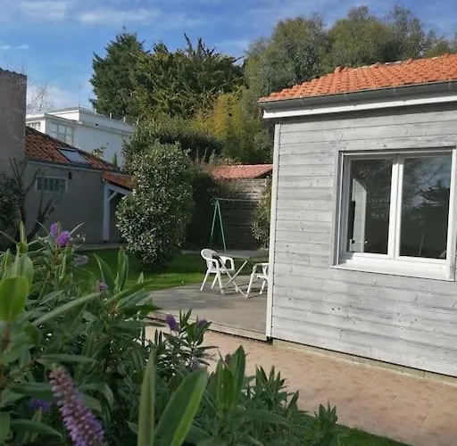 Maison De Vue بورنيك