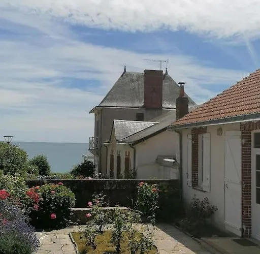 Maison De Vue بيت للعطل بورنيك